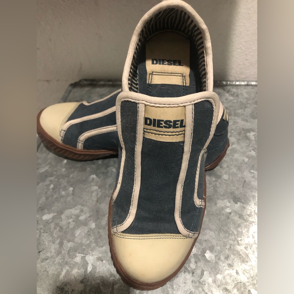 Diesel women’s “Lyste” sneakers, 7.5